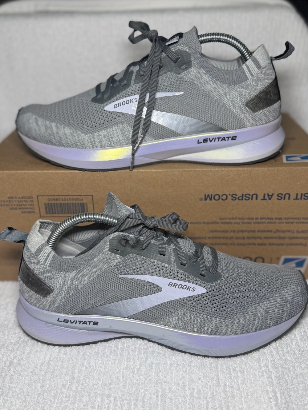 Brooks Levitate Women’s Size 10 B Medium Gray Running Shoes Sneakers